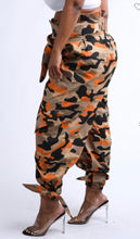 Load image into Gallery viewer, High waist camo pants