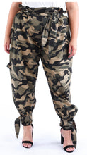 Load image into Gallery viewer, High waist camo pants