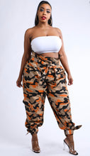 Load image into Gallery viewer, High waist camo pants